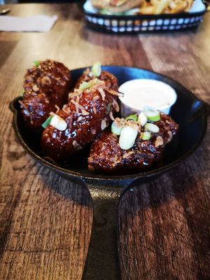 BBQ Wings with garlic mayo pot at Hank's Vegan Restaurant in Ipswich
