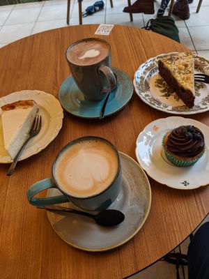 Lecker Kaffee und Kuchen :-) at au contraire in Freiburg