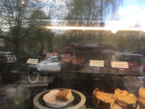3 differrent types of vegan cakes at Das Kaffeehaus in Hamburg