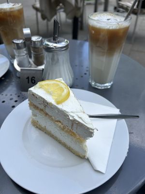 Vegan lemon cake 💛🍋  at Das Kaffeehaus in Hamburg