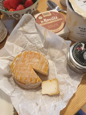 Buying cheese at Omnomnom is always a good idea... at OM NOM NOM CAFÉ in Munich