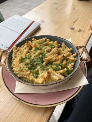 Mac and cheese   at OM NOM NOM CAFÉ in Munich