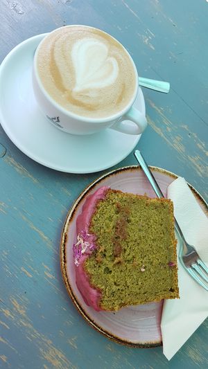 Cappuccino & pistacchio cake at OM NOM NOM CAFÉ in Munich