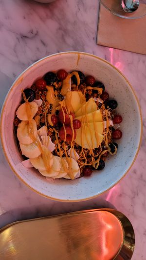 Acai Bowl at OM NOM NOM CAFÉ in Munich