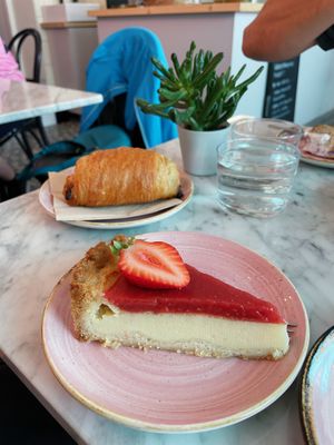   at OM NOM NOM CAFÉ in Munich