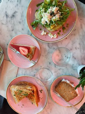   at OM NOM NOM CAFÉ in Munich