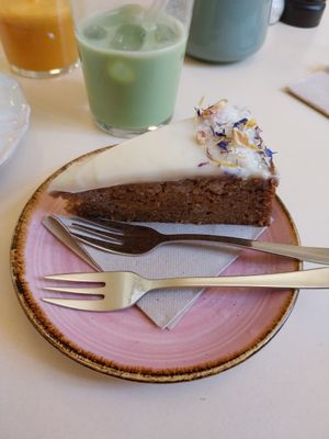  at OM NOM NOM CAFÉ in Munich