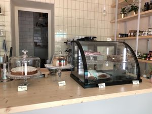 cakes at OM NOM NOM CAFÉ in Munich