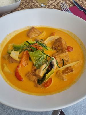 Red Thai curry with tofu at Siam Beach in Altea