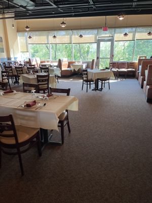 Lovely dining room at The Mango Grove in Columbia