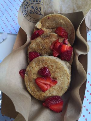 5/10 vegan pancakes at Joshua Tree Cafe in Athens