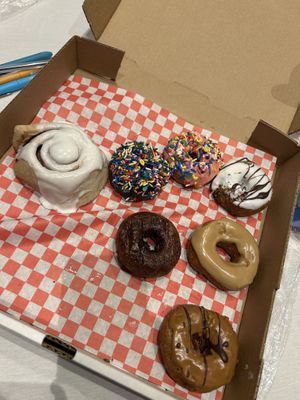 Gf cinnamon roll + 1/2 dozen gf pick mix  #Veganuary at Big Baby Rolls and Donuts in Tulsa
