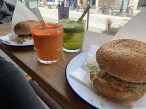 Burgers and juices at Mat Fra Hagen in Trondheim