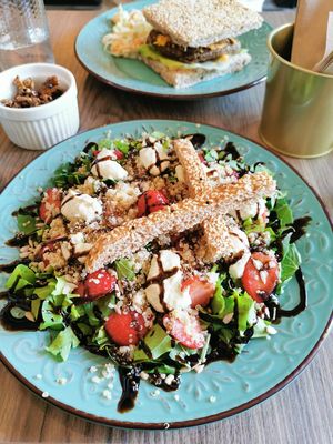 Quinoa Strawberry Salad with Blue Tofu-Cheese at Elysian Restaurant in Nicosia