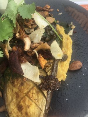 …mit Nüssen, Saaten und Gemüsechips getoppt   at Deichkind in Sankt Peter-ording