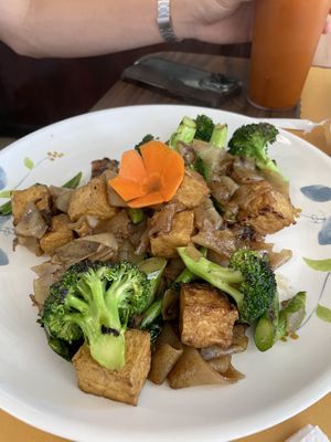 pad see yew   at White Springs Cafe in Arcadia