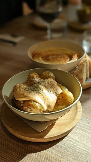 Patatas con salsa vegana #Veganuary at Üla Café in Barcelona