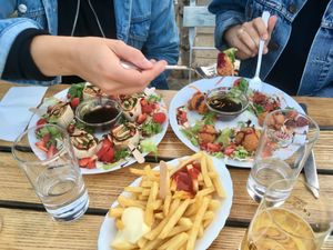 Vegan roll-ups, Falafel salat and French fries at Blauer Seestern in Schwedeneck