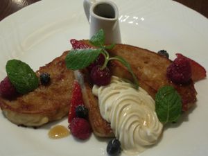 Macrobi French toast 1512yen (with drink). Available only from 15:00 until 17:00. at Green Italian TORCIA - Shinjuku in Tokyo