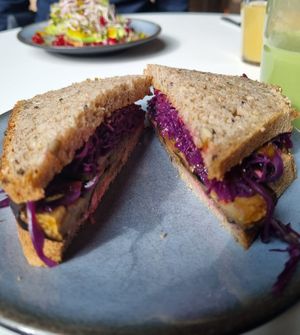 Palstine Sandwich at Roots - Maschinenstraße in Zurich