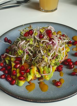 Avocado Toast at Roots - Maschinenstraße in Zurich