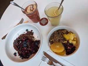 Chocolate pancakes and müesli at Roots - Maschinenstraße in Zurich