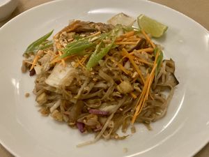 Vegan pad Thai  at Sabores Asiáticos in Tavira