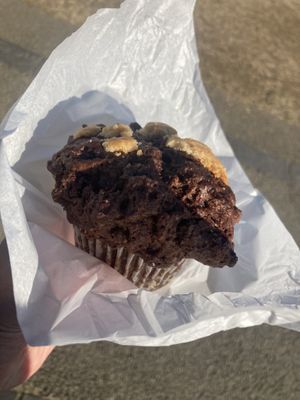 Choco cranberry muffin 🥰  at Universal Bakes and Cafe in Tokyo