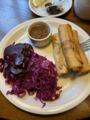 Sajgonki z wyborem surówek at Glonojad in Krakow