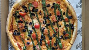 Basilica pizza at Vegan Mobile in Santiago