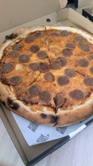 Pizza Peperoni at Vegan Mobile in Santiago