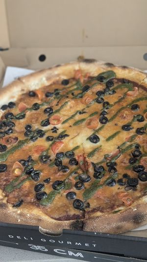 Pizza Basilica at Vegan Mobile in Santiago