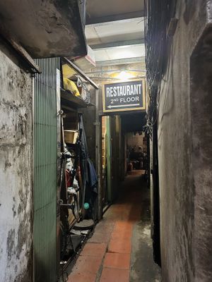 Alleyway entrance   at Katze Vegan & Vegetarian  in Hanoi