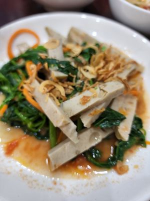 Fried vegan pork with vegetable at Katze Vegan & Vegetarian  in Hanoi