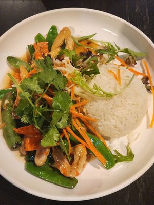 Vegan prawns with snow peas at Boss Noodles in Katoomba