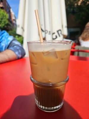 Iced vanilla latte at Mazál Bagels & Café in Madrid