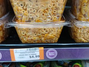 Vegan Mac n Cheese at Common Market Food Co-op in Frederick