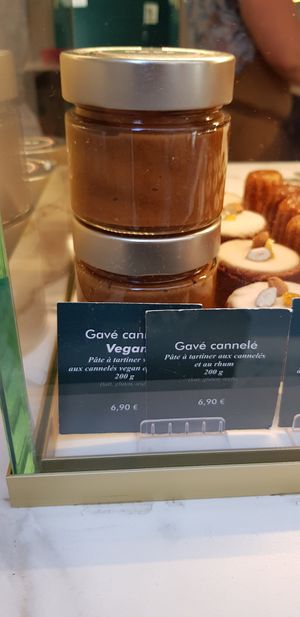 Vegan cannelé spread at Cassonade Cannelés & Spécialités in Bordeaux