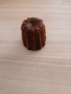 The yummy cannelé at Cassonade Cannelés & Spécialités in Bordeaux