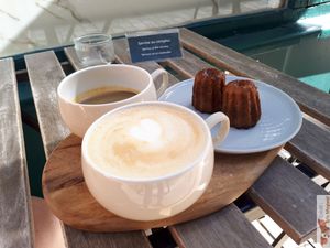 Coffee time at Cassonade Cannelés & Spécialités in Bordeaux