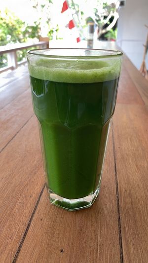 Green juice makes me happy at Healthy Ubud in Ubud