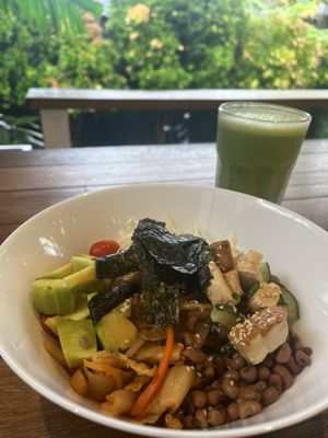 Vegie bowl with green smoothie   at Healthy Ubud in Ubud