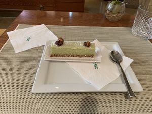 Avocado Cheese cake: vegan and sugar free at Yogi Booster in Lausanne