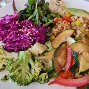 Assiette déjeuner at Yogi Booster in Lausanne