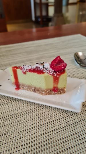 Raw avocado cheesecake at Yogi Booster in Lausanne