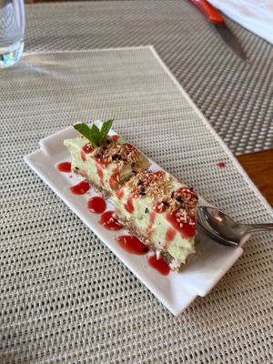 Raw lime “cheesecake” at Yogi Booster in Lausanne