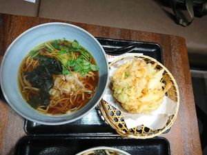 Tempura soba at Takaosan Sumika in Hachioji