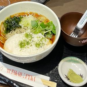 Tororo (grated yam) soba, which the Takao area is known for    at Takaosan Sumika in Hachioji