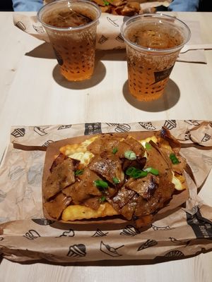 Kebab Fries & Ginger Ale at VINCENT - Schönhauser Allee Arcaden in Berlin