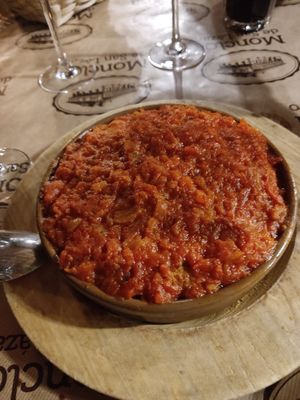 Tortilla guisada at Moncloa de San Lazaro in Cacabelos